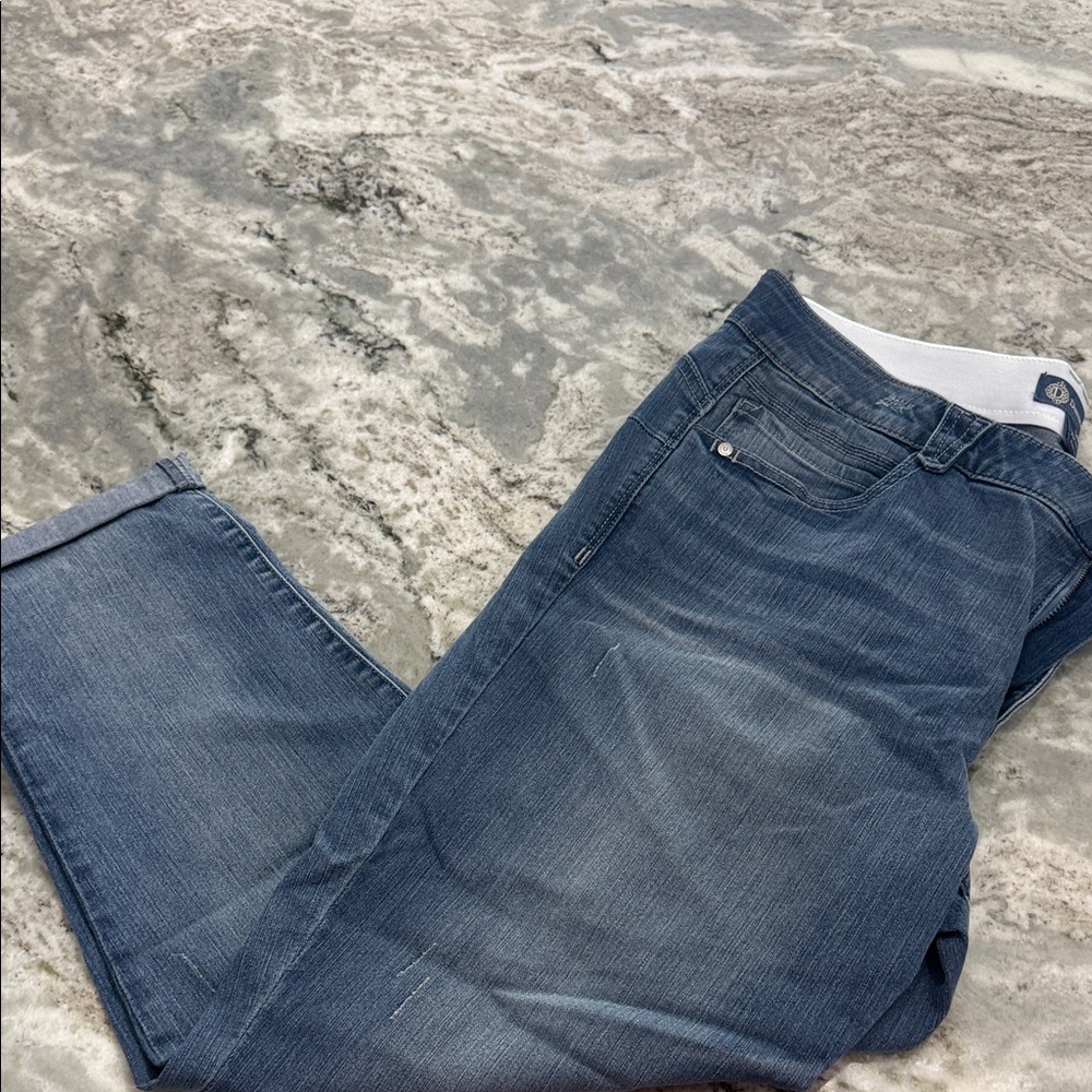 Democracy Medium Blue Ab-Solution Ankle Skimmer Jeans - Picture 7 of 7